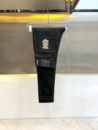 主推.长期有货 巴宝莉 高品质 2025官网高端新品原单少数帅爆牛仔裤，百分百原单 百搭神器！今年最新流行的风格设计款式，采用进口棉花制作成的单宁布，上身舒适，