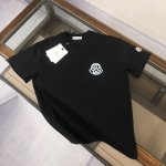 Amoncler 蒙口 2025最新款情侣款圆领短袖 情侣T恤 春夏新品 高品质 胸前立体标识字母Logo印花工艺！时尚百搭潮款 定制进口面料 ！穿着舒适 透气
