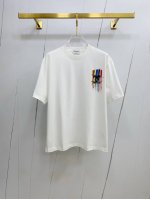 ss香奈儿纯棉最新面料经典标识图案Logo时尚简约潮流短袖，最顶级的品质专柜原单短袖，顶级制作工艺进口面料，专柜款独特设计，采用进口高端订制面料。官网在售！面料
