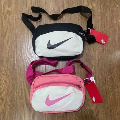 nike耐克大勾子多功能运动休闲腰包单肩包 斜挎包 颜色：黑色 粉色 尺寸：18X26X09Cm 肩带：120Cm 810