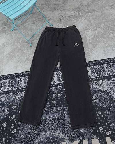 款M728 巴黎裤子 Balenciaga新款巴黎世家新款长裤做旧磨破工艺裤子，早春款24Ss秀款裤 刺绣字母高品质长裤，360G纯棉水洗做旧裤子，手工磨破，定