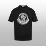 顶级版本 区别通货 Moncler 字母印花短袖 颜色：黑色 尺码：Xs S M L 辅料: 全套定制辅料 版型：宽松 无性别区分 男女同款