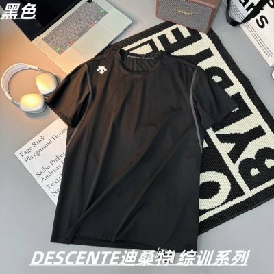 天衣无缝系列 Descente迪桑特 综训系列 运动健身 Tough短袖 T恤针织衫 男女同款 专柜断货王 一件难求 品牌介绍：安踏旗下三箭头之一 热度丝毫不输