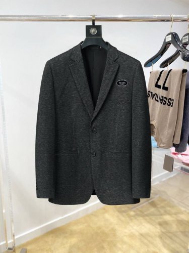 普拉达 2025新品时尚男士西服贸易公司渠道货，人气极高的一款单品。通体的造型颇具设计感，在视觉方面足矣吸引眼球完美诠释了品牌的特质及灵魂所在。客供进口顶级面料