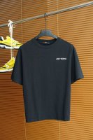 始祖鸟-2025春夏系列新品 男士圆领短袖奢华品牌字母Logo标识标注上身就能体会这款设计带来的年轻与时尚感！整体时尚而有潮流，采用顶级欧洲双面丝光棉面料 柔软