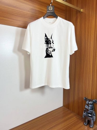balenciaga 巴黎世家 2025年春夏新品上新 三标齐全 纯棉圆领短袖T恤 好货不用过多介绍 看细节 专柜码数：M-Xxxxl 175 140建议L