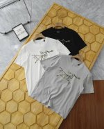 Arc'teryx 始祖鸟全压胶透气速干休闲短袖 面料采用舒弹棉 柔软 丝滑 清香 排汗 速干 清爽舒适 良好的抗皱性和保型性，能让衣物保持较好的形状和外观，不