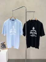 prada普拉达独家专供新款男士休闲短袖 高端定制 高端版本 时尚百搭爆款进口面料 手感超柔软细腻 穿着亲肤舒适 高端精品 代工厂p精细做工 上身非常赞 男士必