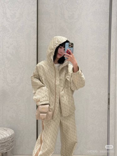 长裤 外套 Dio* 25Ss早春新款 老花夹克外套丨原版开发！高版出品！ 这款连帽夹克饰以金色 Oblique 提花，回溯 D*Or 于 1967 年推出的经