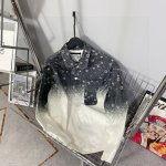 供 路易威登 Louis Vuitton 满印星空渐变牛仔工装外套 情侣款Lv喷墨黑灰驴家牛仔服夹克衬衫 设计感满满，全员粉丝必入的潮物！真正的好货，重金定制特