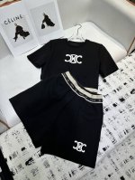 celine* 25Ss新款短袖+短裤 字母直绒面料 超级显瘦 高品质 两色三码 Sml
