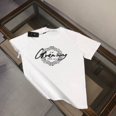 Giv*Enchy 纪梵希 2025春夏最新款短袖T恤，男女同款定制专属纯棉面料，定制原版工艺螺纹，胸前印花字母Logo设计！简约大方，从容百搭，档次极高，完美