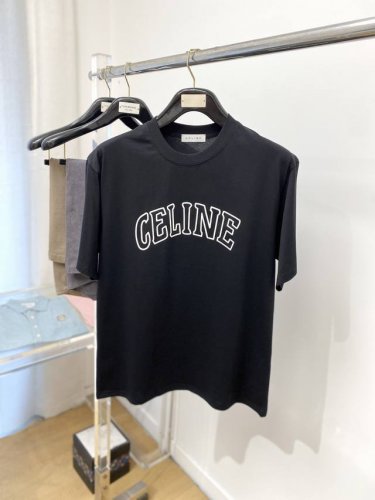 celine 赛琳、2025最新款短袖T恤，帅气时尚，胸前顶级印胶字母Logo，简约百搭款。面料棉 不仅挺括，保持潮流的廓形，又穿着舒适，纱织更细腻，码数S-2