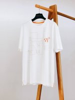 HermèS 爱马仕 2025Ss春夏新品 男士高级休闲短Tee，标志性设计衔元素，亮眼时髦，品质感档次感都足够出色。不需要过多Logo，懂的人自然明白你穿的是