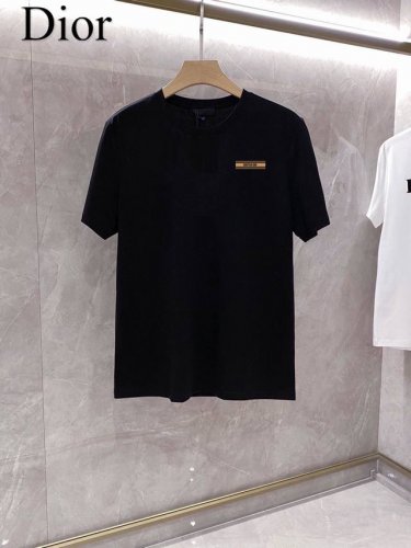 Dior 2025最新男士高端好货，胸前字母徽标印花图案增添活力感！最经典一目了然的干净与纯粹的结合.必入款推荐！选用双股丝光面料制成 纹理清晰，尽显高端奢华品