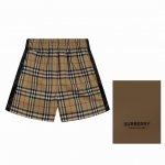 Burberry爆款！ 太好看啦马上入手不要犹预、巴宝莉短裤里面最爆的单品！ 原版100%聚酯纤维斜纹面料，干爽透气又比真丝更加实用耐穿完美不可多得一款经典卡其