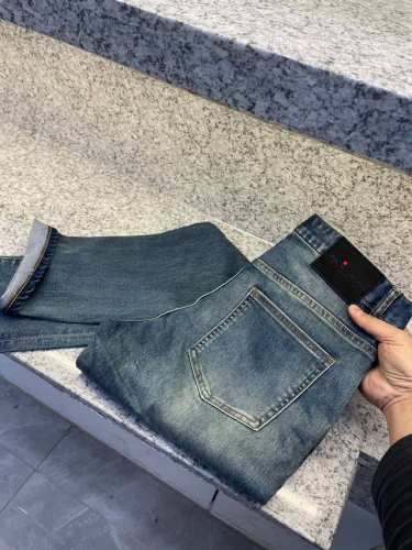 Kiton奇.顿5 新品复古色牛仔裤 奢华感25 Ss官网专柜新品热销 原版复刻人字纹铭牌+复杂辅料独家原版订制 柔软亲肤牛仔面料 重磅强烈推荐 +洗水外贸品质