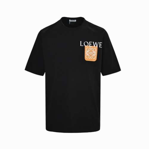 Loewe 罗意威 25Ss 荧光黄牌短袖 面料采用定制240G 26支特滑双股精棉平纹高密无尘全棉布料。前幅高密度加厚，走线平整，代工品质，全套定制辅料。 S