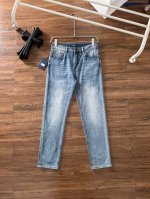 lv 2025春夏新款男士休闲牛仔裤，顶级品质！渠道订单，官网同步出售！！原厂订制牛仔全棉材质！适合休闲 正装各种搭配～日常通勤的极品！！尺码：29-38 没3