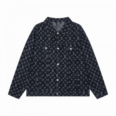 上新： 款号：B903 Louis Vuitton 路易威登Lv满印提花情侣款牛仔夹克外套 1面料采用定制原版牛仔布料，布面纹理清晰 质地柔软不是挺括 耐磨耐穿