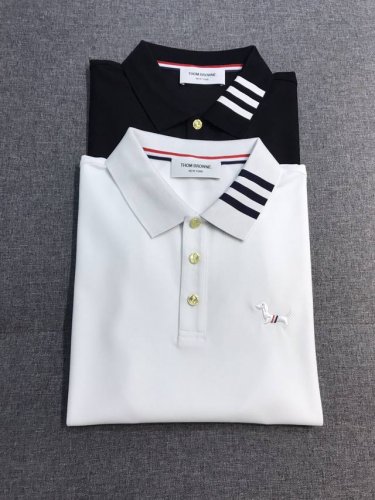 新品 Tb 桑姆男士时装款珠地棉翻领polo衫，贸易公司渠道货，25年春夏秀场系列，买手店里的人气Top单品，时尚博主高频穿搭演绎！ 通体的设计造型仍然以Tb美