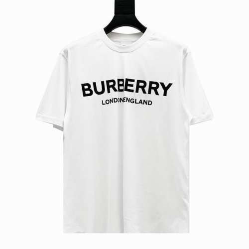 款号:Y02 批 90 颜色：白色 黑色 码数：S M L Xl burberry/巴宝莉 胸前字母Logo短袖 超级经典的款式 早春新款字母印花经典款短袖T恤