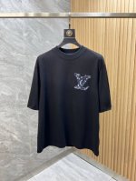 lv 路易威登 2025年春夏新品上新 三标齐全 圆领短袖T恤 好货不用过多介绍 看细节 专柜码数：S-Xxl 175 140建议M