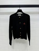 上新原单高端品质 VivieneWestwoo* 2025春夏最新系列！镂空针织圆领长袖开衫！定制进口针织材质 质感精细 舒适高级 成衣心形镂空肌理 胸前亮色刺