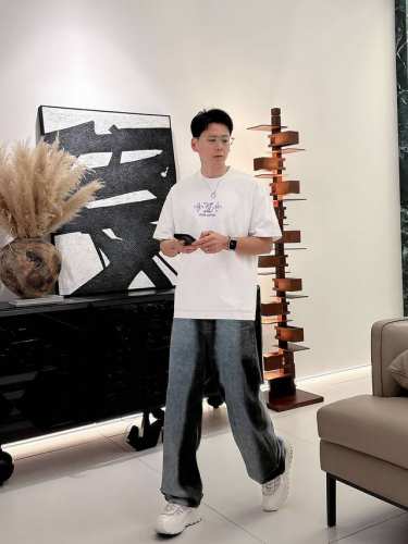 Qian Lv 2025夏季新款短袖T恤，特色的刺绣工艺，个性艺术系列全网独家首发 百搭款细节处理完美240克纯棉面料十分精致 原版面料 网红明星同款高版本 高