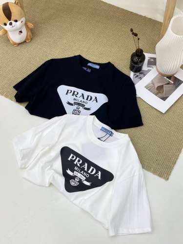 90包邮 prada/普拉达男装T恤夏季新款三角标压花休闲圆领纯棉短袖男女同款 春夏新款系列短袖，胸前字母Logo设计，更显得不凡跟高档，大气、简约、基础、耐看