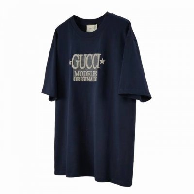 G03 gucci 古驰 24Ss星星标签短袖 采用高温发泡印花工艺 立体凹凸印花更加凸显高级感 以经典复古的配色致敬上世纪的流行主打色 上身效果极佳 原版1: