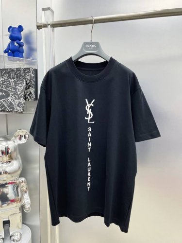 ysl 圣罗兰 Sl P2630夏季新款印花字母主题Logo最新品短袖 Dd 专柜同步有售，原单狠货，时尚进口原版科技面料，上身舒适透气，原版定制五金辅料，上身