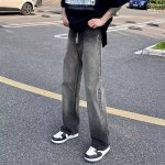 款号Xk Fog美式复古怀旧国潮原创设计做旧风铜锈色直筒宽松牛仔裤男女 美式Oversize百搭版型，上身效果尽显潮流时尚，简直不要太酷了，中性风格，男生女生都