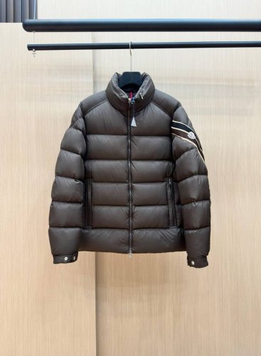 放货价 爆单推荐原单品质24秋冬新品羽绒服原版定制特面料质感超赞！版型随性搭配超时髦！轻盈保暖又舒适！原版五金配件，尺码 12345
