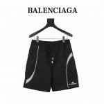 balenciaga 巴黎世家 拼接字母刺绣短裤 面料采用定制梭织面料，订染颜色后整蚀毛处理，对照原版做丝滑超柔处理，布面肌理股线清晰明显，垂感一级棒，做工精致