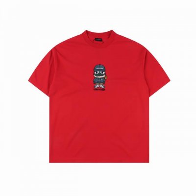 balenciaga 巴黎世家 蛇年定制短袖T恤. 胸前饰有刺绣卡通蛇图案刺绣小字母 ，搭配牛仔裤 短裤 超级时尚百搭，版型釆用Os宽松落肩版型. 男女同款！