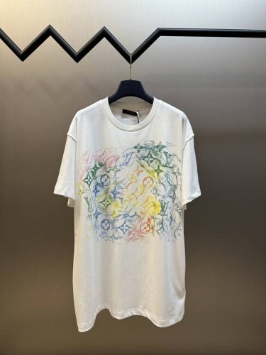 Lv 彩色迷幻印花圆领短袖 采用32支紧密精梳棉面料 1*1索罗纳罗纹 数码直喷印花 布匹酵洗 size S M L Xl