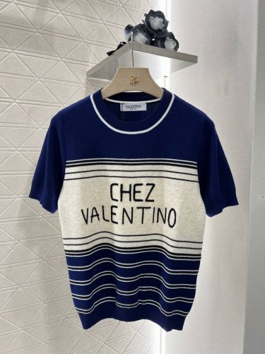 valentin*2025新品上架 条纹撞色针织短袖 定制Yb羊毛纱线织造 柔软舒适 洋气显瘦 圆领针织短袖剪裁 常规版型穿出慵懒休闲姿态 肩膀以上宝蓝色拼接胸