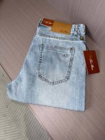 Lp家25Ss春季新款牛仔裤 浅蓝牛仔色 面料带弹力 后口袋品牌字母Logo 时尚潮流必备单品 单色 码数：29，30，31，32，33，34，36，38Fh1