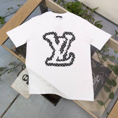 款号 Zsf7012 高版本 白色M量少其他多 2025新款Louis Vuitton路易威登四叶草Logo图案字母印花休闲情侣宽松短袖T恤 独一无二的活性环保