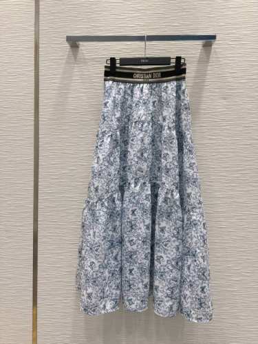 p310Christian Dio*R强烈推荐 2025Ss新款半裙 经典Monogram蝶舞翩翩蝶恋花印花，轻瓷色以及柔美的印花！非常好看！大A摆，用量大 上