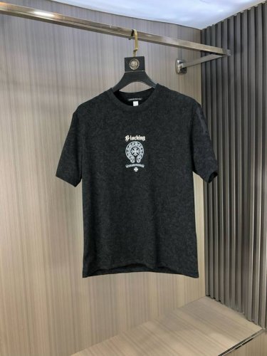 p230 克罗心。2025春夏新品时尚圆领短袖高级定制百搭款式！更有实用感 任何人都可以轻松驾驭 高端棉面料制作，手感非常奈斯，不起球，不变形，奢华经典设计，非
