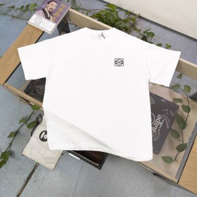 款号：Zscx43000 高版本 2025新款Loewe罗意威经典刺绣小标Logo绣花休闲情侣宽松短袖T恤，独一无二的活性环保面料染色，32支双纱精梳纯棉爽滑手