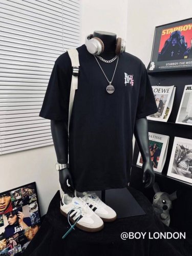 上新 Boy London25炫彩三鹰大翅膀情侣短袖Tee男女同款 超高版本 经典图案设计 立体外凸印花 后背主题大翅膀英文Logo吸睛有型！面料由品牌面料商直