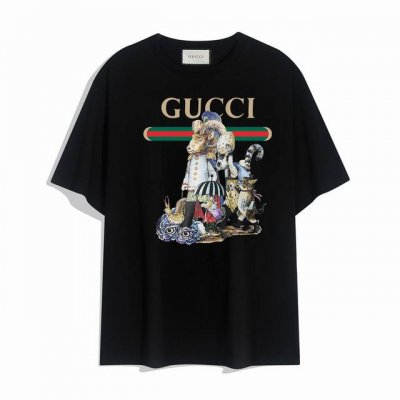 Gucci新款猫系列短袖T恤,简单的设计看起来特别大方！版型剪裁特别有讲究！上身很洋气显瘦内搭外穿都看高密针织圆领设计，平整简约！亲肤透爽！T恤面料的柔软性舒适