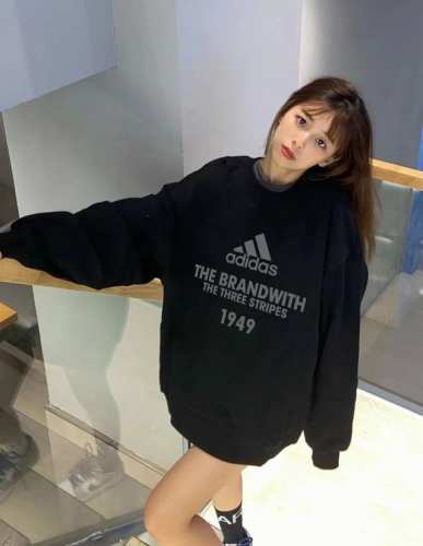 Adidas阿迪达斯布兰吉斯限定春季圆领卫衣 原版面料高版本高品质 网红明星同款 优选新疆华棉面料 pu直喷印花Logo工艺 定制定染 手感非常舒服 超级百搭好