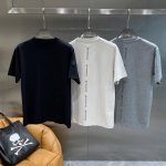 蒙家 蒙口T恤超有格调 简约，背面竖向排列的“Moncler”品牌标识，独特又吸睛 袖口处的黑色点缀，增添了细节感。面料柔软舒适，M-3Xl 隔天