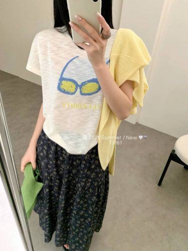 眼镜圆领飞机袖