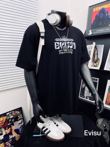 evisu 福神新品天平达摩小海鸥男女休闲短袖T恤 不得不推荐一款非常受欢迎的硬货！夏季你需要这样一件超百搭的T恤官网发售 采用的技术是德国进口的数码印机 所以
