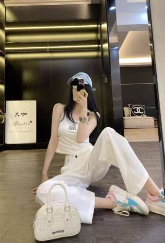 miumi* 新款背心星星西装长裤背心吊带爱心装饰 修身不紧身 裤子星星细闪装饰 直筒阔腿版型 显瘦显高8926白色Sml 背心 8931白色Sml 长裤150